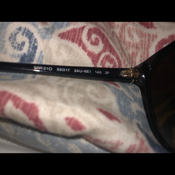 Prada sunglasses never worn ( with case ) - Picture 5 of 7